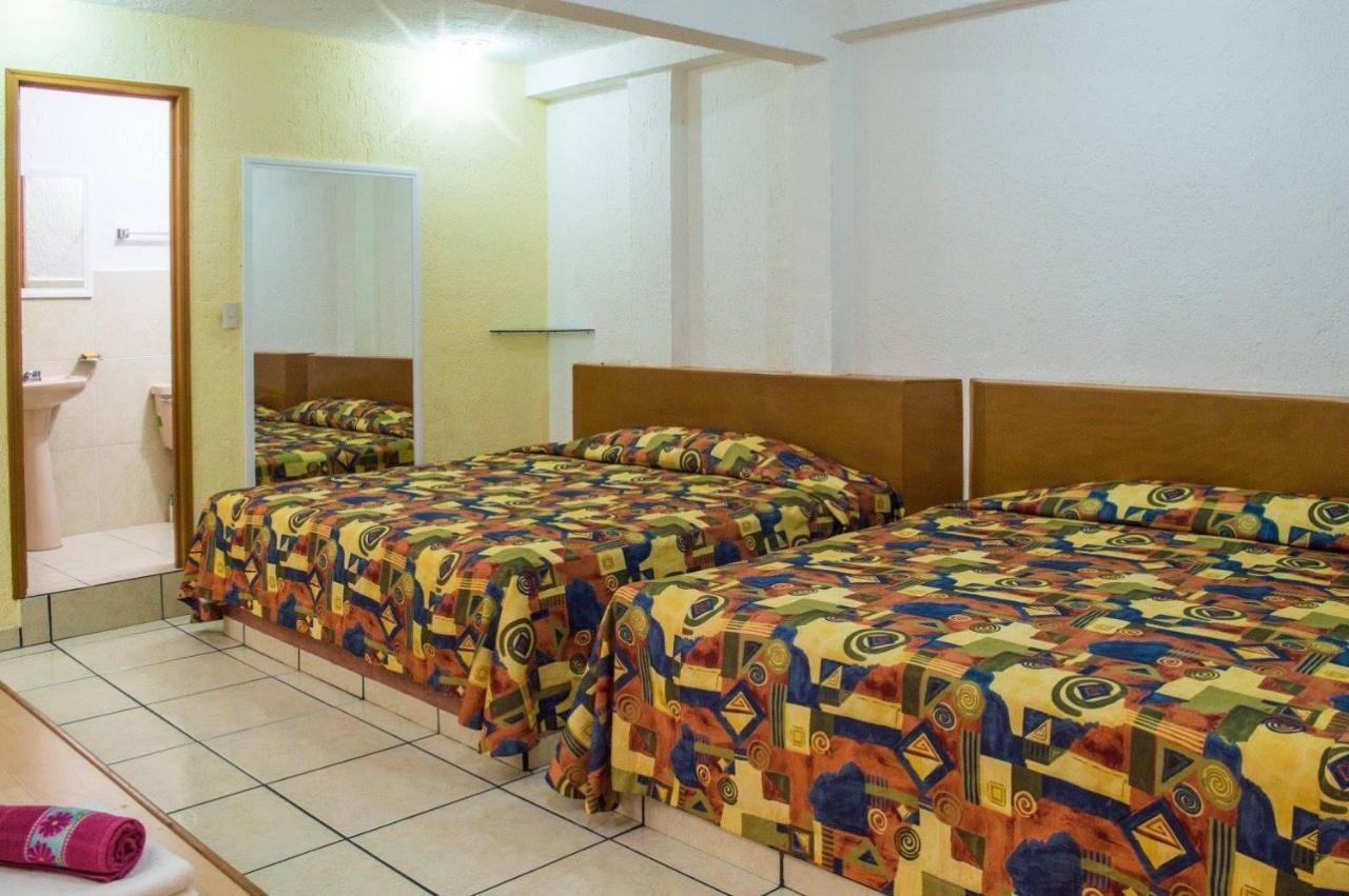 Hotel Jorges Морелия Екстериор снимка