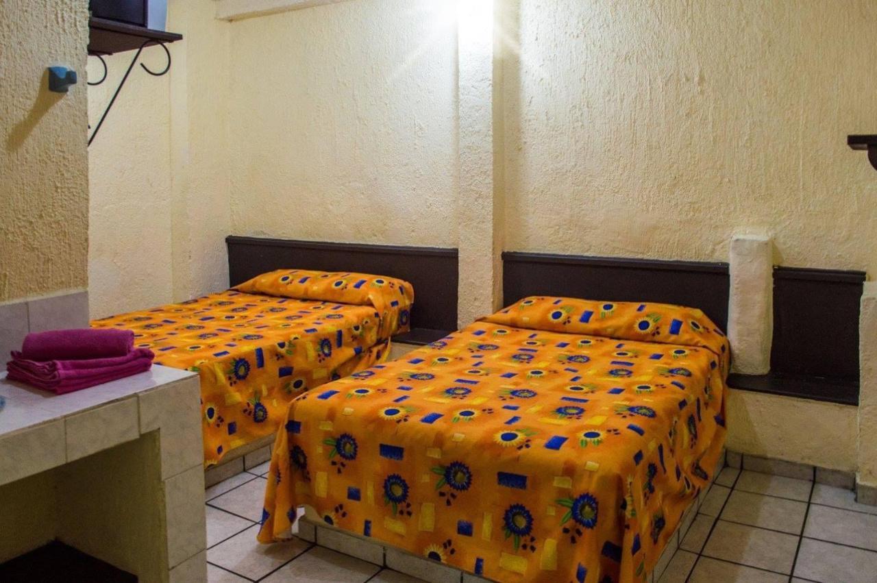 Hotel Jorges Морелия Екстериор снимка