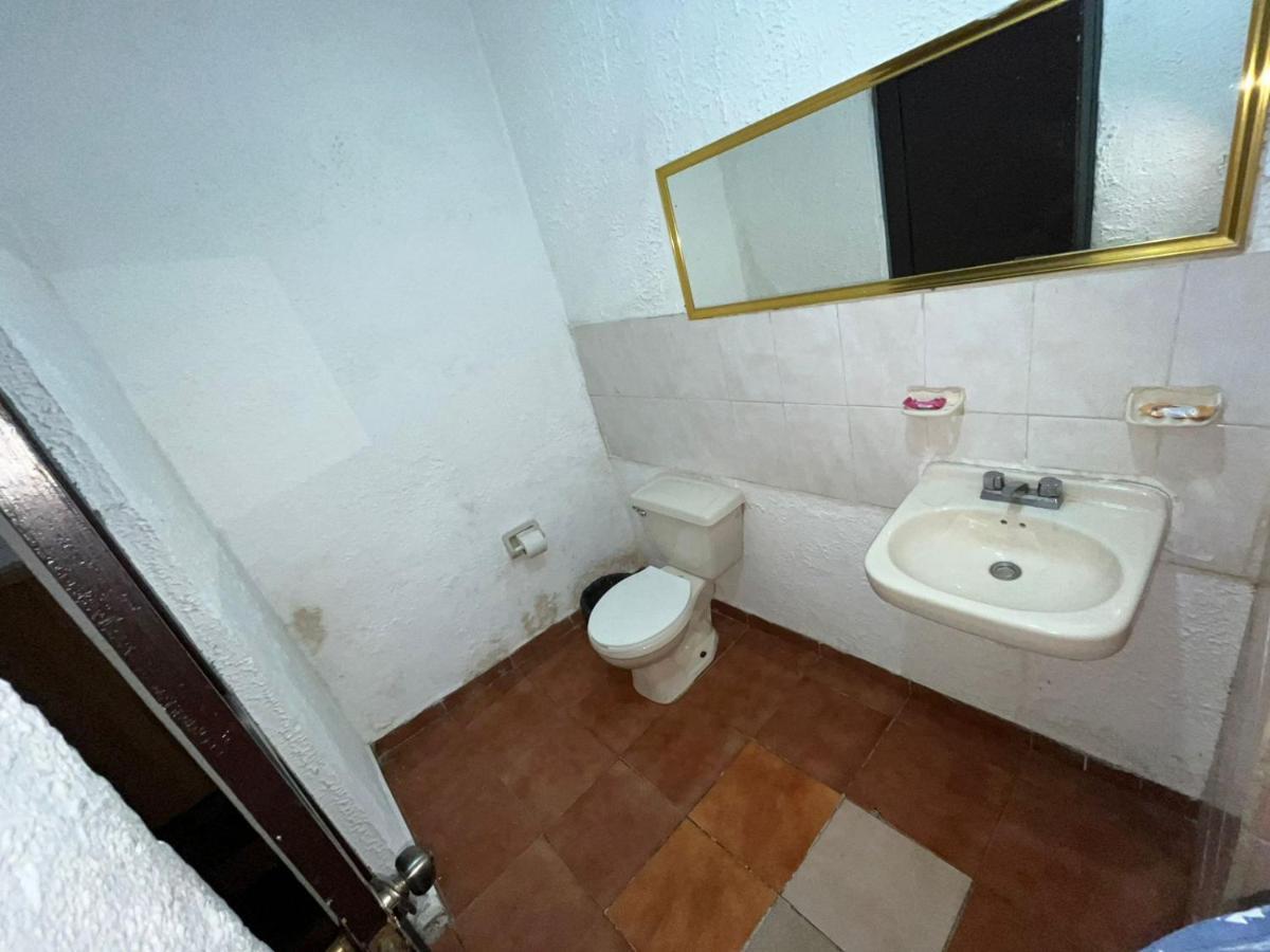 Hotel Jorges Морелия Екстериор снимка